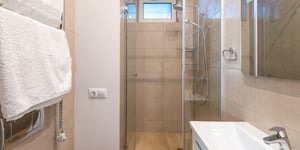 Walk-in Tubs vs. Walk-in Showers: Pros and Cons